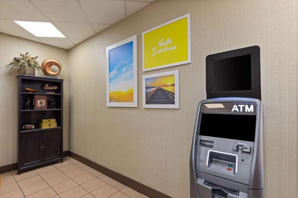 Deluxe King Room - Non-Smoking